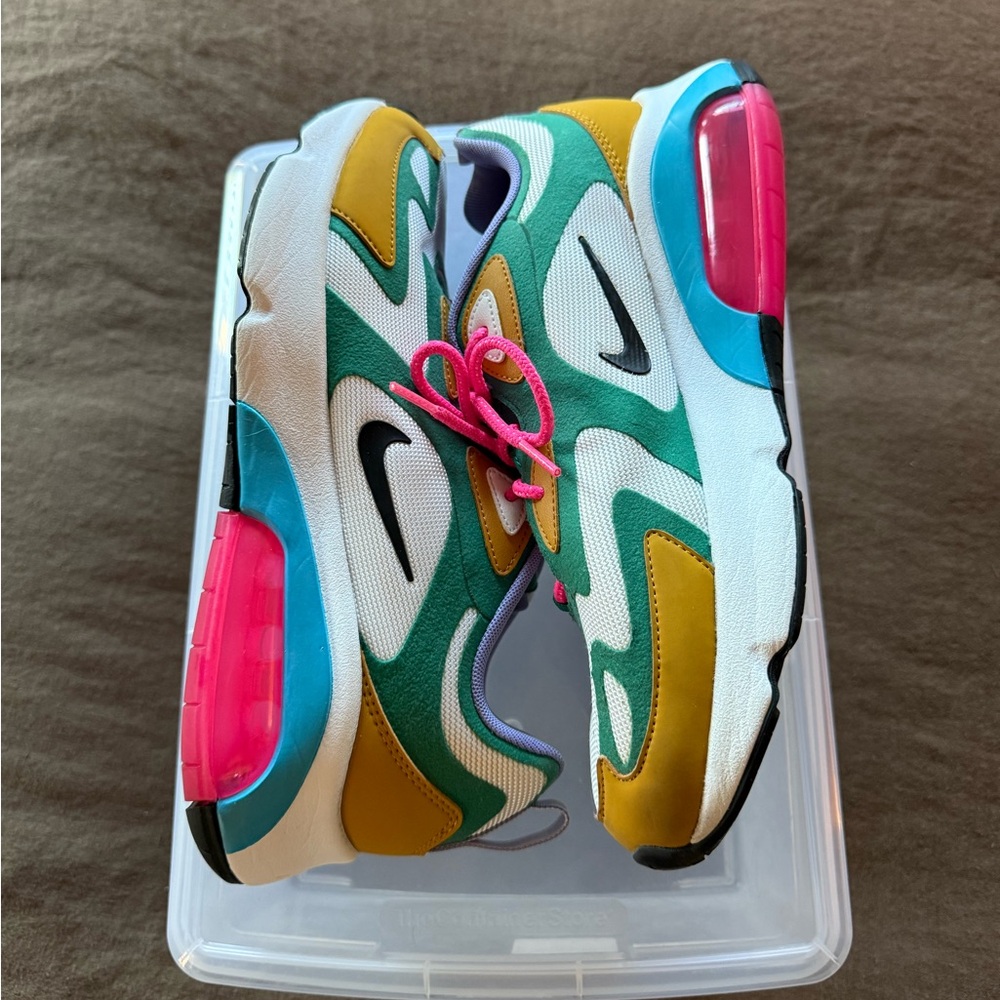 Nike women's Air Max 200 "Mystic Green" (NO OG BOX)